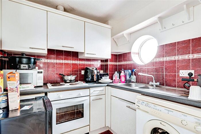 1 Bedroom Flat For Sale In Don Bosco Close, Oxford, Oxfordshire, OX4