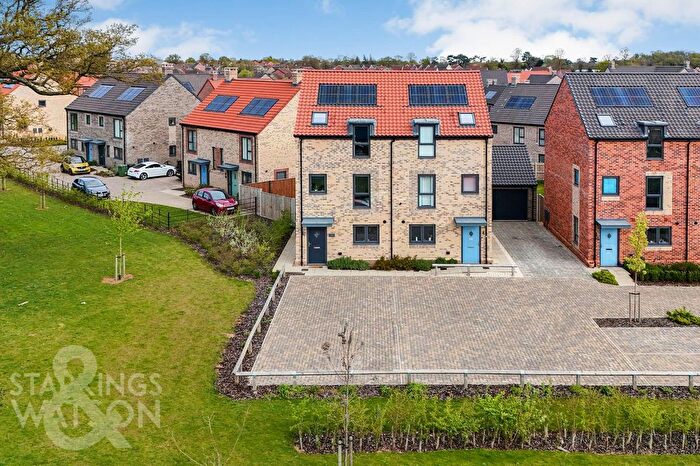 3 Bedroom Semi-Detached House For Sale In Holme Avenue, Cringleford, Norwich, NR4