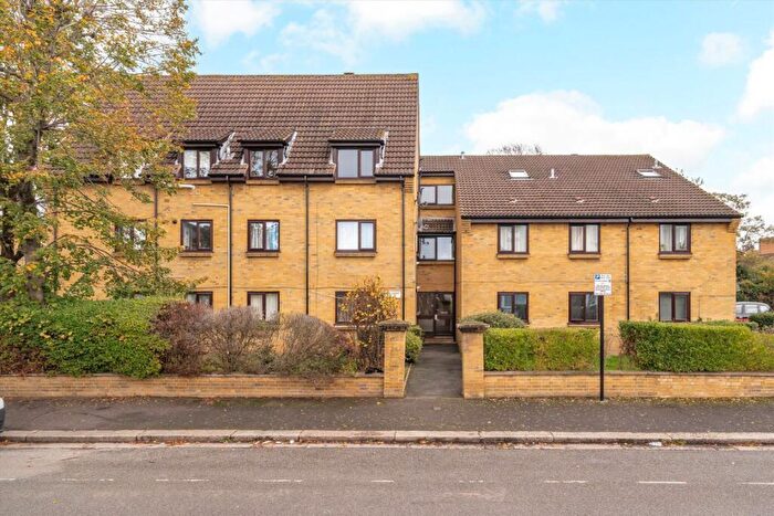 1 Bedroom Flat To Rent In Dunheved Road West, Thornton Heath, CR7