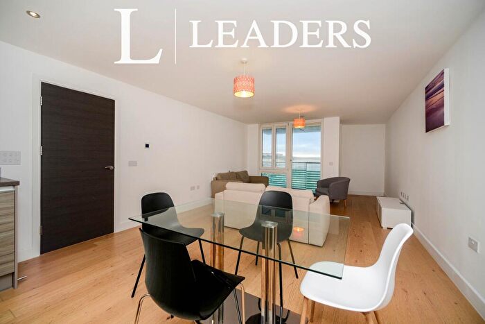 2 Bedroom Flat To Rent In The Boardwalk, Brighton, BN2