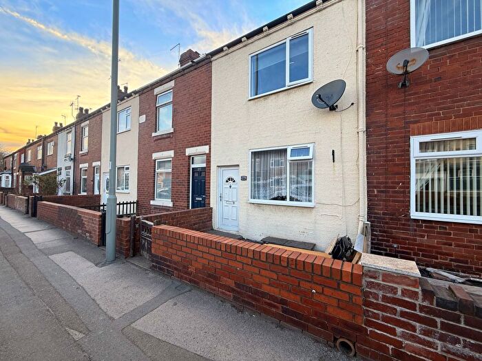 2 Bedroom Property To Rent In Castleford Road, Normanton, WF6