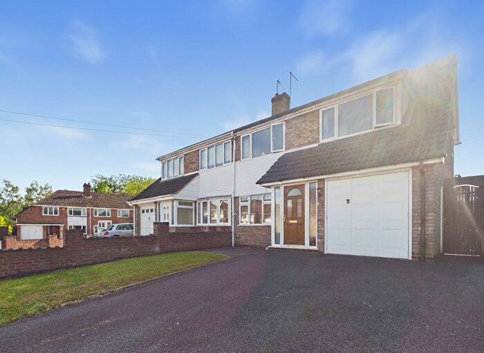 3 Bedroom Semi-Detached House For Sale In Yorksand Road, Fazeley, Tamworth, B78
