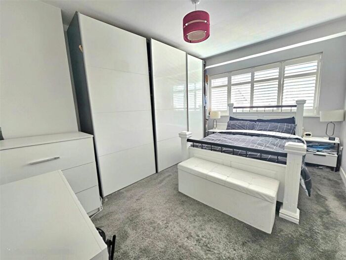 5 Bedroom Semi-Detached House To Rent In Trent Avenue, Upminster, RM14