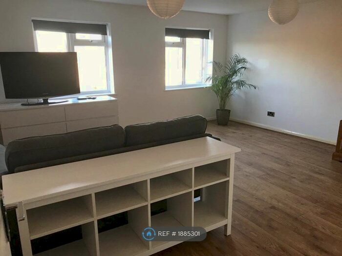 Studio To Rent In Potters Road, New Barnet, EN5