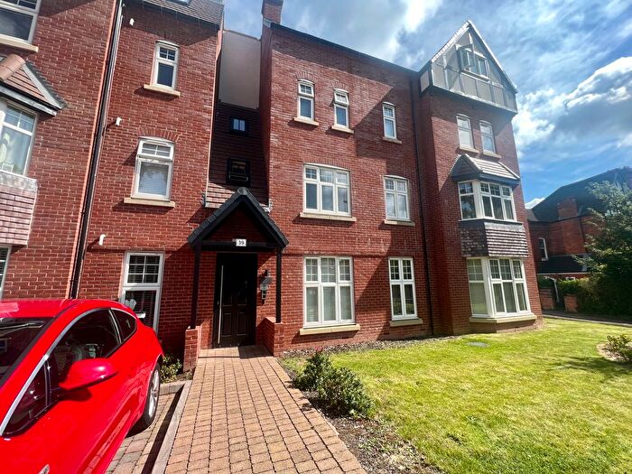 3 Bedroom Flat To Rent In Wake Green Road, Birmingham, B13