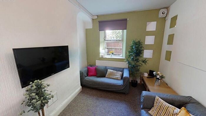 4 Bedroom Detached House To Rent In Gloucester Road, Bristol, BS7