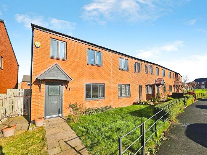 3 Bedroom Semi-Detached House For Sale In Baroney Way, Cramlington, NE23