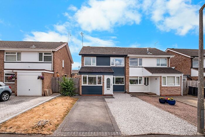 3 Bedroom Semi Detached House For Sale In Granville Close, Bromsgrove, B60