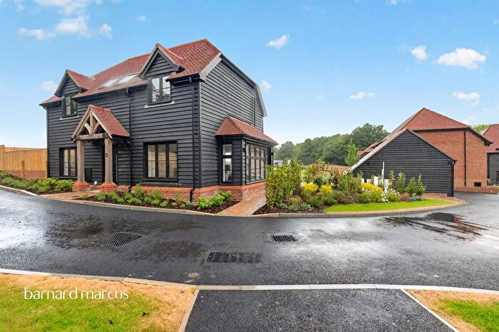 3 Bedroom Detached House For Sale In Huntersfield Farm, Fairlawn Road, Banstead, SM7