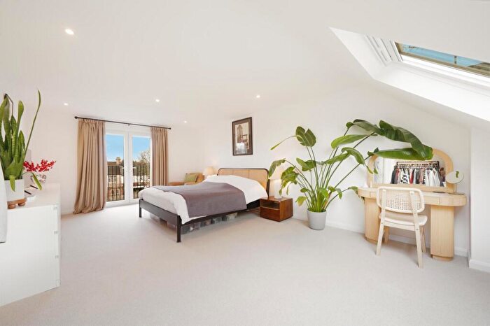 5 Bedroom Semi Detached House For Sale In Whitworth Road, London, SE25