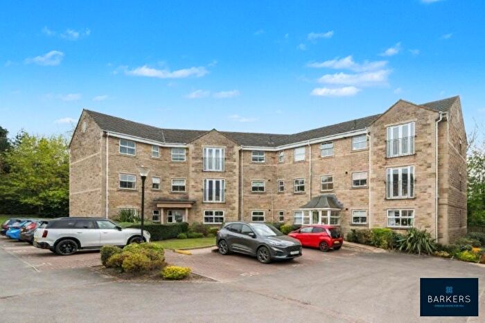 2 Bedroom Apartment For Sale In Fearnley Croft, Gomersal, BD19