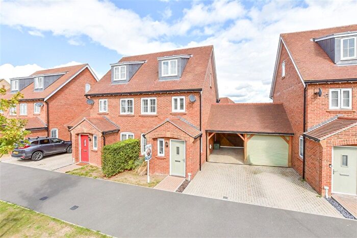 3 Bedroom Semi-Detached House For Sale In Caldecott Road, Maidstone, Kent, ME16