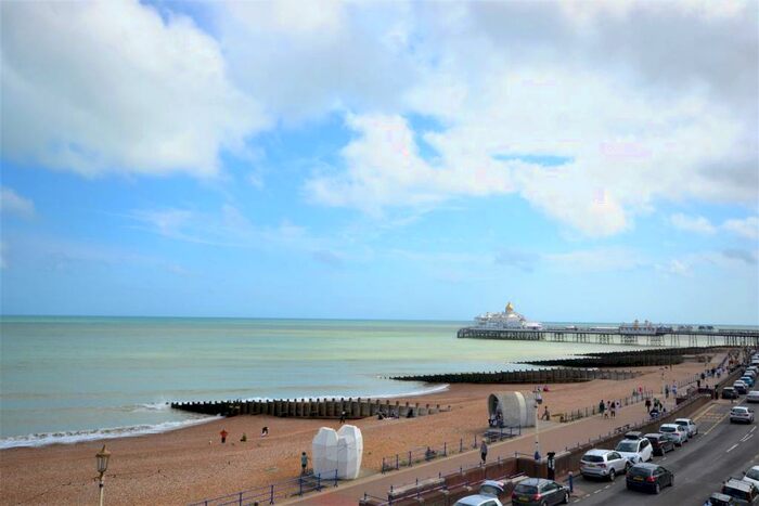 2 Bedroom Flat To Rent In Royal Parade, Eastbourne, BN22