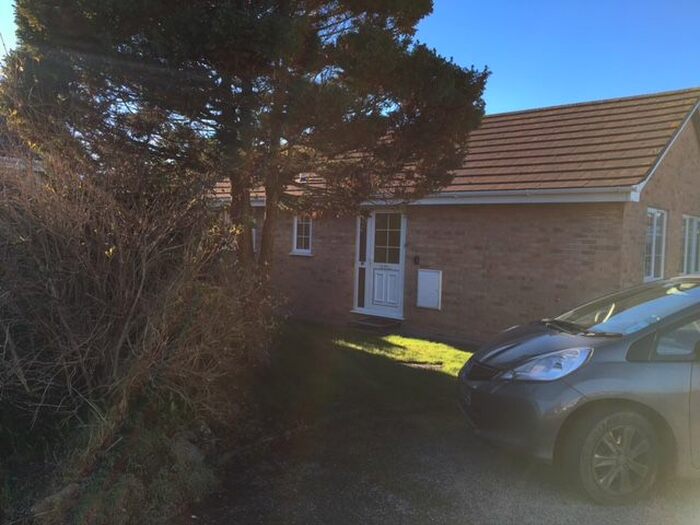 2 Bedroom Detached Bungalow To Rent In Church View Road, Probus, TR2