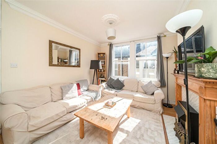 6 Bedroom Apartment To Rent In Dagnan Road, London, SW12