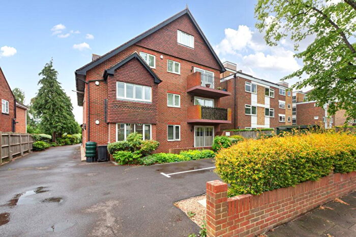 2 Bedroom Flat For Sale In Court Downs Road, Beckenham, BR3