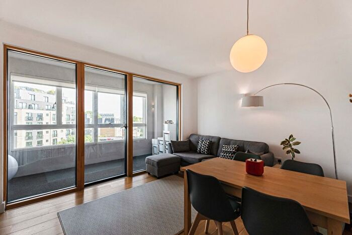 2 Bedroom Flat For Sale In Mint Street, London, E2