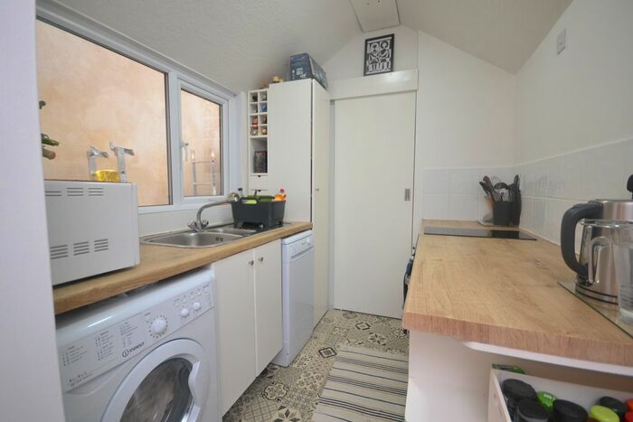 2 Bedroom Terraced House To Rent In Chesterman Street, Reading, Berkshire RG1
