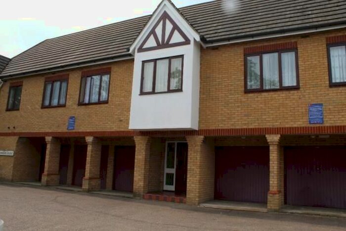 1 Bedroom Flat To Rent In Hammond Court, Grenfell Avenue, Hornchurch, RM12