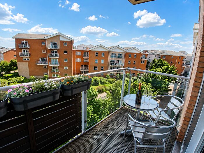 1 Bedroom Apartment For Sale In Chandlery Way, Cardiff, CF10