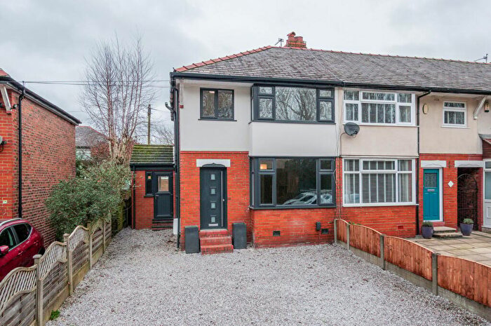 3 Bedroom End Of Terrace House For Sale In Broadway, Davyhulme, Manchester, M41