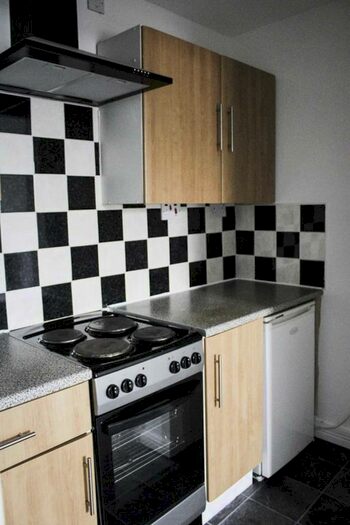 1 Bedroom Flat To Rent In Craven Mews, Droylsden, M43