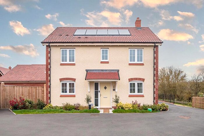 3 Bedroom Detached House For Sale In Periwinkle Gardens, Desborough, Kettering, NN14