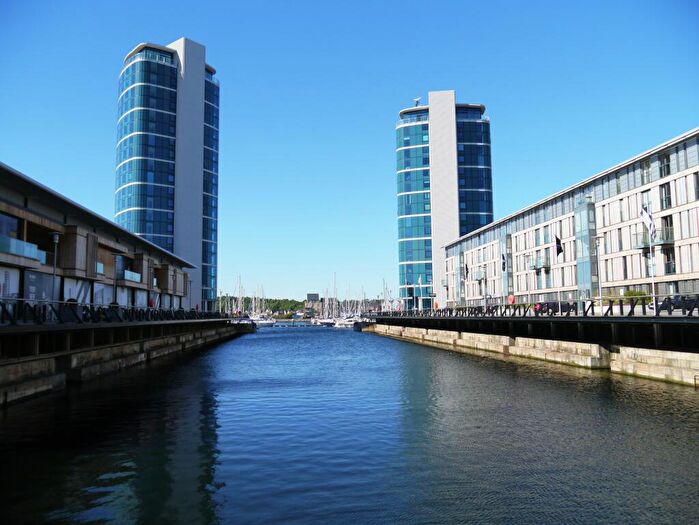 1 Bedroom Flat To Rent In Marina Point West, Chatham Quays, ME4