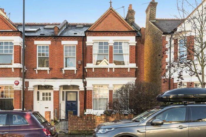 2 Bedroom Flat To Rent In Alwyn Avenue, London W4