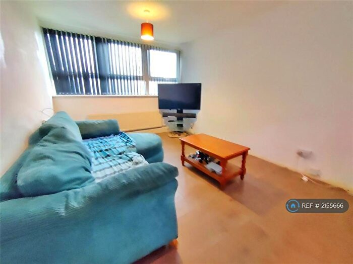 2 Bedroom Flat To Rent In Heywood House, Oldham, OL8