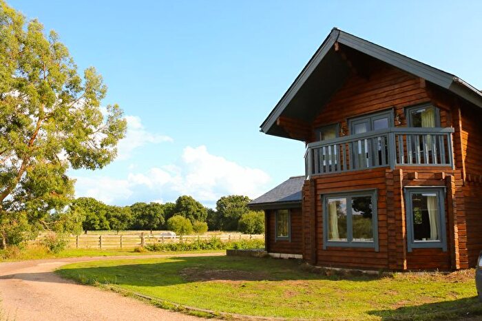 2 Bedroom Flat To Rent In Lower Ham Lane, Elstead, Godalming, GU8