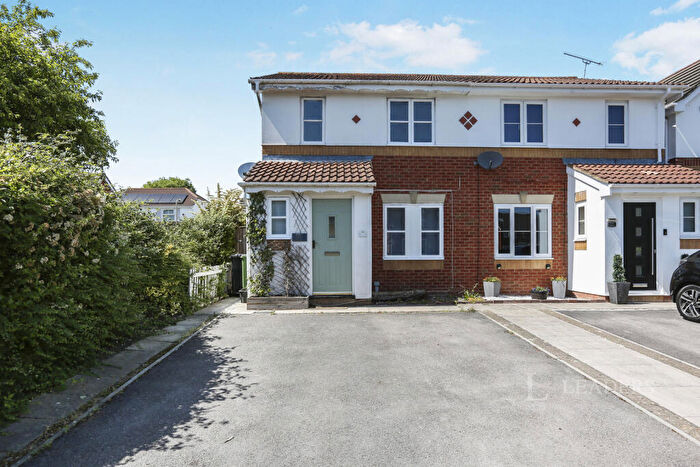 3 Bedroom Semi-Detached House To Rent In Peppercorn Way, Hedge End, Southampton, SO30