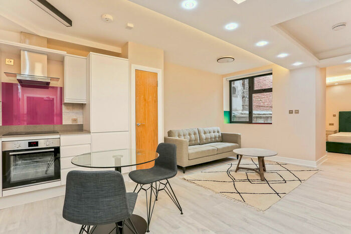 Studio To Rent In Jacob Mansions, Umberston Street, Whitechapel, London, E1