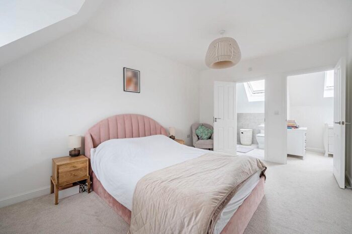3 Bedroom Semi-Detached House For Sale In Van Brugh Avenue, Coulsdon, CR5