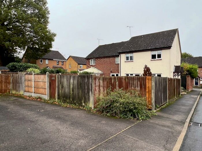 1 Bedroom End Of Terrace House To Rent In Berkeley Drive, Billericay, Essex, CM12