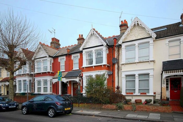 2 Bedroom Flat To Rent In Churchfield Avenue, Finchley, London, N12
