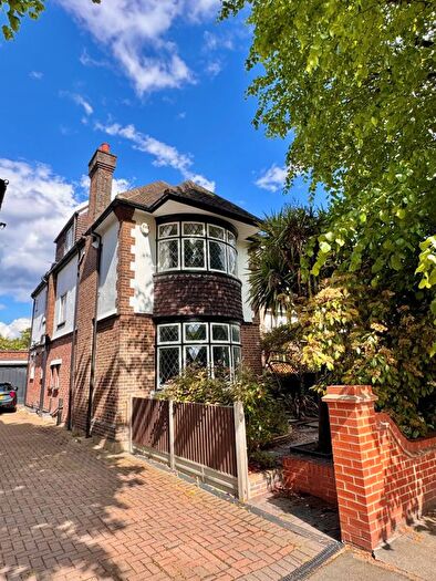 4 Bedroom Semi-Detached House For Sale In Carbery Avenue, Acton, London, W3