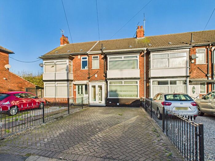 3 Bedroom Terraced House For Sale In Tennyson Avenue, Hull, HU5