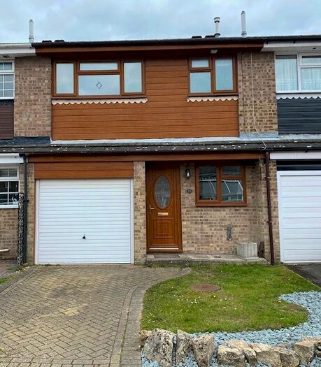 3 Bedroom House To Rent In Rownhams Road - Throop, BH8