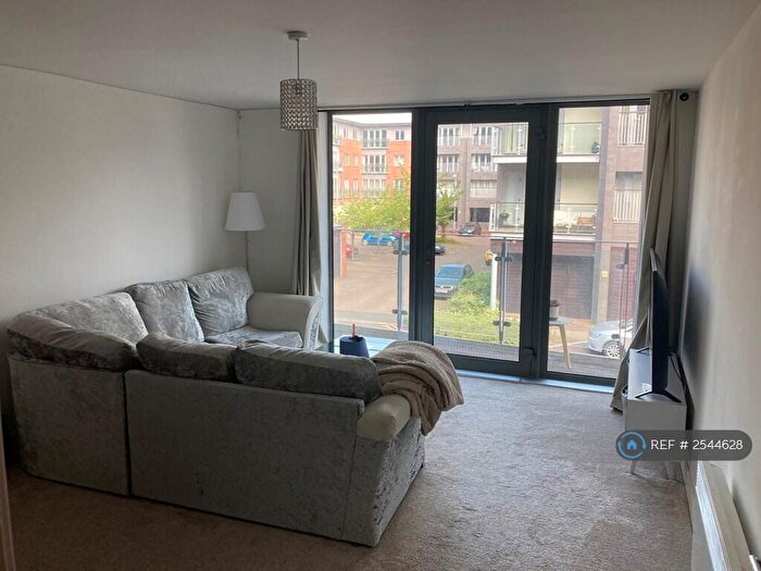 2 Bedroom Flat To Rent In Worsdell Drive, Gateshead, NE8