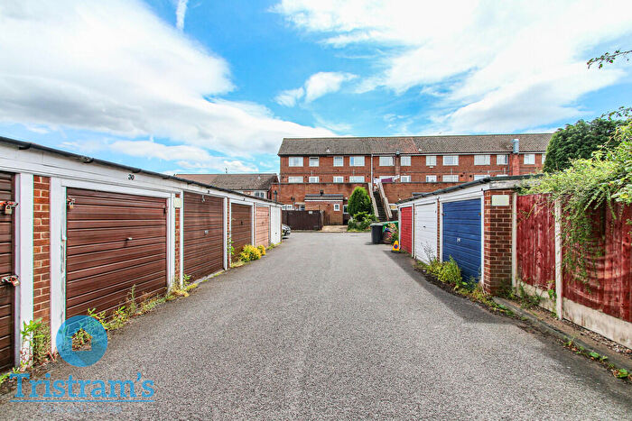 3 Bedroom Flat For Sale In Monksway, Silverdale, NG11