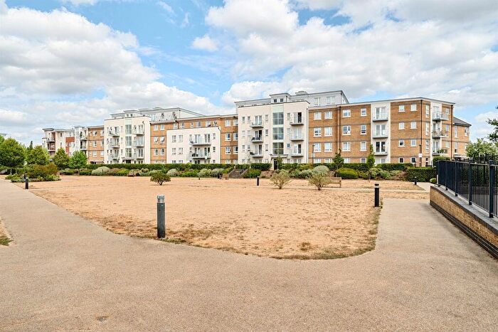 2 Bedroom Apartment For Sale In Grebe Way, Maidenhead, SL6