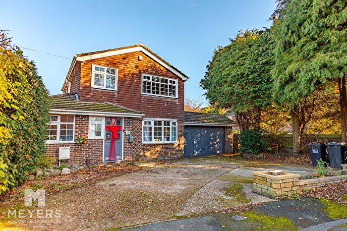4 Bedroom Detached House For Sale In Anne Close, Christchurch, BH23