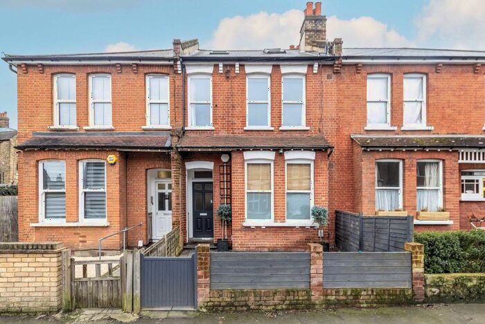 4 Bedroom Flat To Rent In Stockfield Road, London, SW16