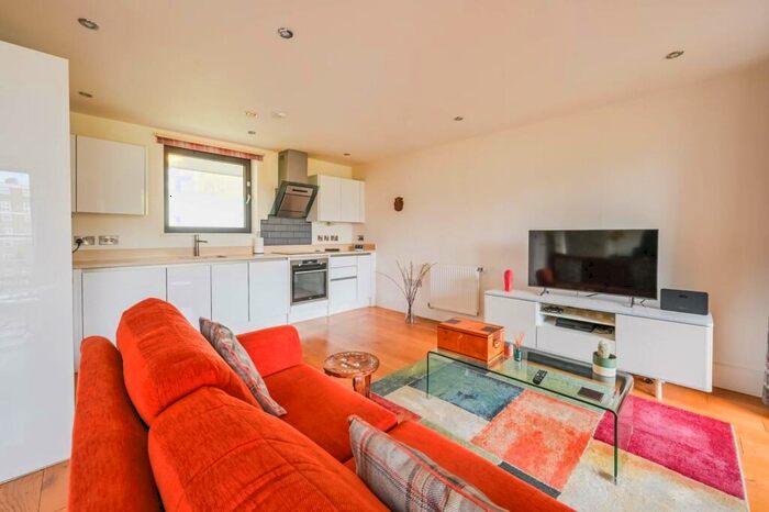 1 Bedroom Flat To Rent In Euler Court, Bow, London, E3