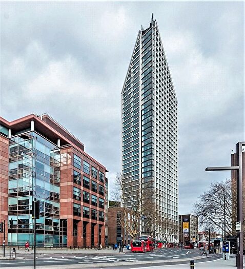 2 Bedroom Flat To Rent In Southwark Bridge Road, London, SE1