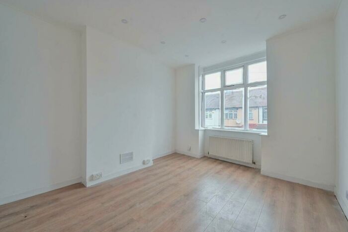 2 Bedroom Semi-Detached House To Rent In Hawthorne Avenue, Mitcham, Mitcham, CR4