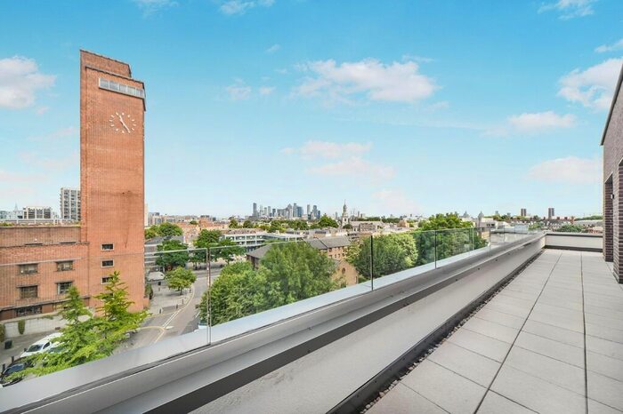 2 Bedroom Flat To Rent In Burney Street, London, SE10