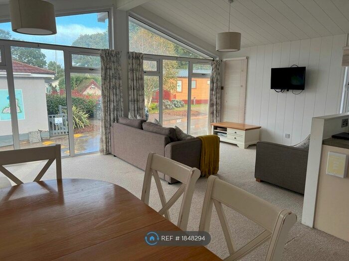 3 Bedroom Mobile/park Home To Rent In Bluebells, Westfield, Hastings, TN35