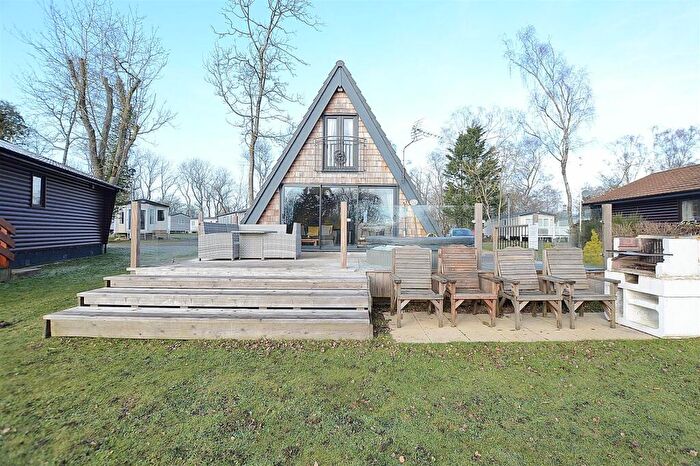 2 Bedroom Park Home For Sale In Widgeon, Duck Lake, Tattershall Lakes Country Park, Tattershal, LN4